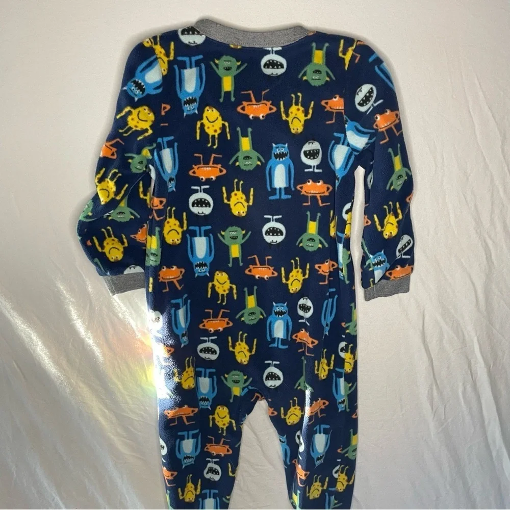 Carter’s 3T Fleece Footed Winter Monster Pajamas Grippy Feet Zipper PRELOVED